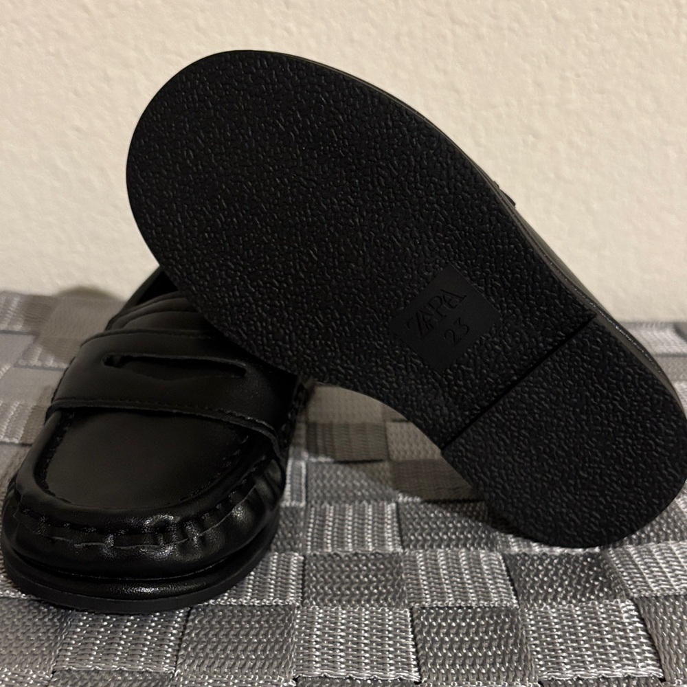 Zara Kids Black Moccasins - Picture 2 of 2